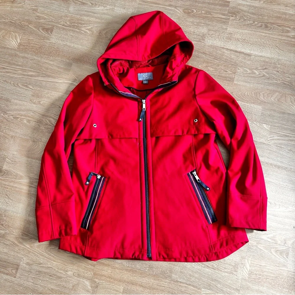 Gallery Red jacket with beautiful hood and pockets details Size: L